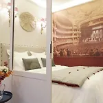 Palais Royal Apartment