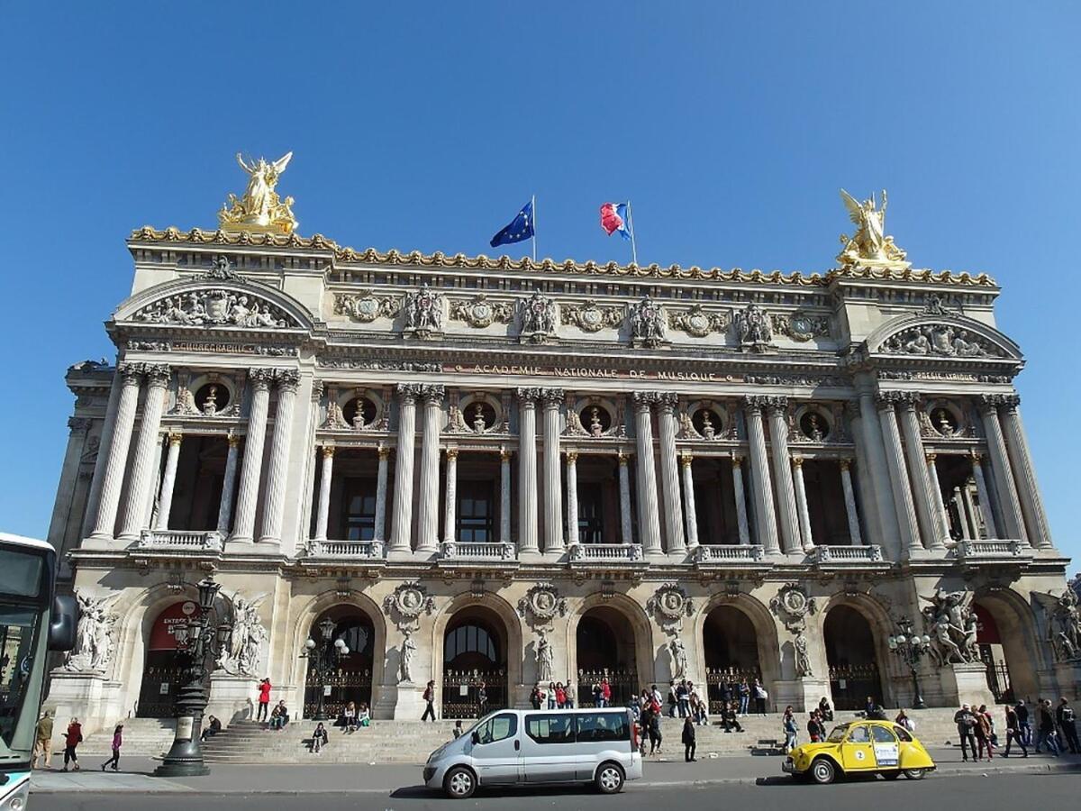 Palais Royal Apartment Paris